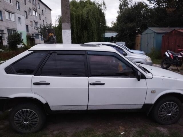 Белый ВАЗ 2109, объемом двигателя 1.3 л и пробегом 456 тыс. км за 850 $, фото 2 на Automoto.ua