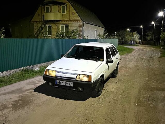 Белый ВАЗ 2109, объемом двигателя 1.3 л и пробегом 300 тыс. км за 800 $, фото 6 на Automoto.ua