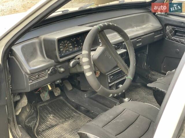 Белый ВАЗ 2109, объемом двигателя 1.5 л и пробегом 150 тыс. км за 850 $, фото 5 на Automoto.ua