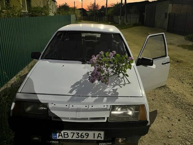 Белый ВАЗ 2109, объемом двигателя 1.3 л и пробегом 2 тыс. км за 712 $, фото 2 на Automoto.ua