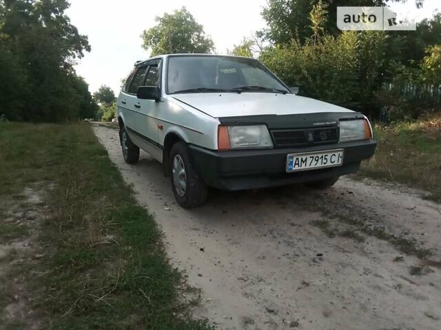 Белый ВАЗ 2109, объемом двигателя 1.5 л и пробегом 240 тыс. км за 1150 $, фото 2 на Automoto.ua