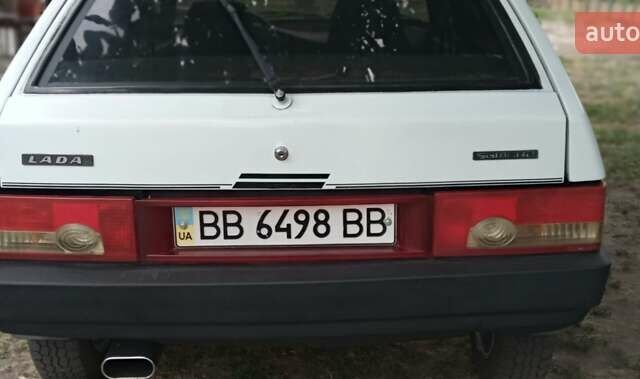 Белый ВАЗ 2109, объемом двигателя 1.5 л и пробегом 230 тыс. км за 800 $, фото 3 на Automoto.ua