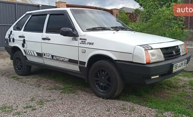 Белый ВАЗ 2109, объемом двигателя 1.5 л и пробегом 230 тыс. км за 800 $, фото 1 на Automoto.ua