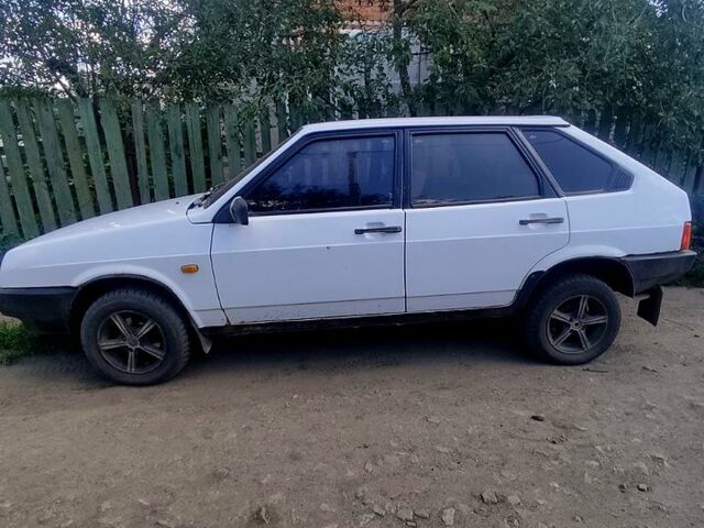 Белый ВАЗ 2109, объемом двигателя 1.5 л и пробегом 200 тыс. км за 1000 $, фото 1 на Automoto.ua