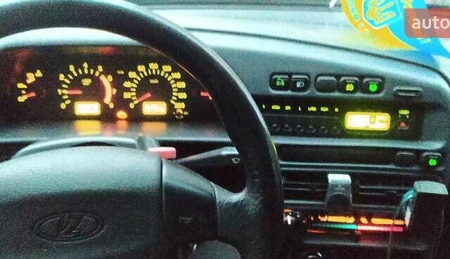 Белый ВАЗ 2109, объемом двигателя 1.8 л и пробегом 200 тыс. км за 1800 $, фото 3 на Automoto.ua