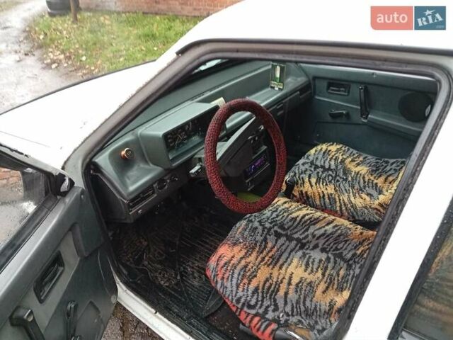 Белый ВАЗ 2109, объемом двигателя 1.29 л и пробегом 300 тыс. км за 681 $, фото 1 на Automoto.ua