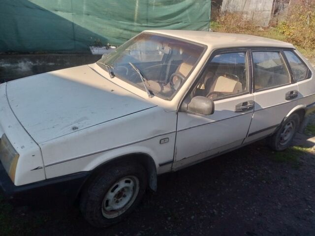 Белый ВАЗ 2109, объемом двигателя 0 л и пробегом 200 тыс. км за 370 $, фото 1 на Automoto.ua