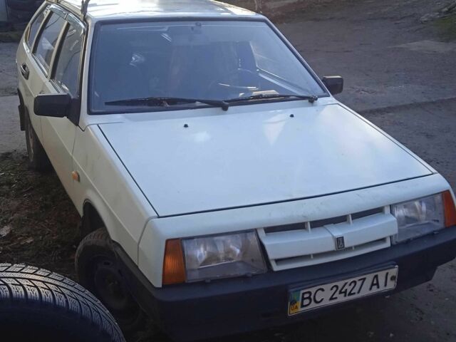 Белый ВАЗ 2109, объемом двигателя 1.3 л и пробегом 144 тыс. км за 950 $, фото 2 на Automoto.ua