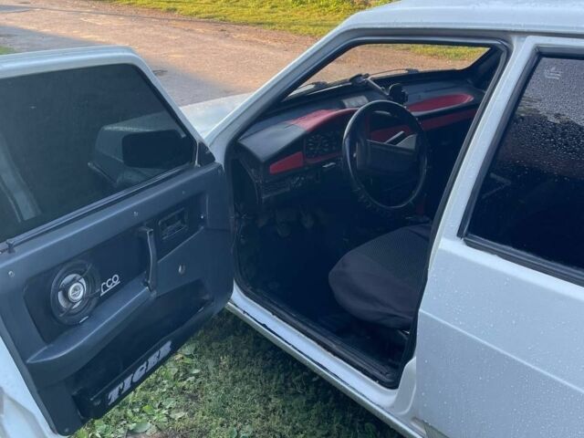 Белый ВАЗ 2109, объемом двигателя 1.3 л и пробегом 90 тыс. км за 898 $, фото 4 на Automoto.ua