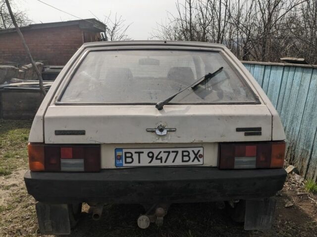 Белый ВАЗ 2109, объемом двигателя 1.3 л и пробегом 50 тыс. км за 450 $, фото 2 на Automoto.ua