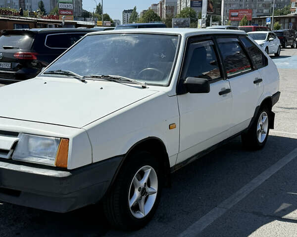 Белый ВАЗ 2109, объемом двигателя 1.5 л и пробегом 51 тыс. км за 800 $, фото 2 на Automoto.ua