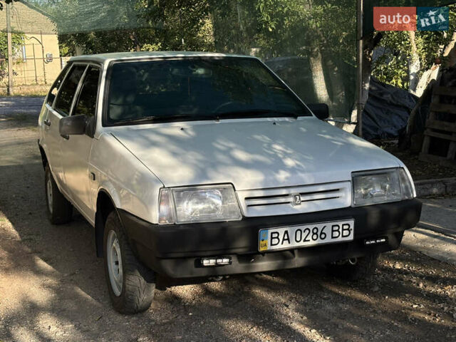ВАЗ 2109 1990 в Кропивницком (Кировограде) на Automoto.ua Белый ВАЗ 2109, объемом двигателя 1.5 л и пробегом 130 тыс. км за 2000 $, фото 1 на Automoto.ua