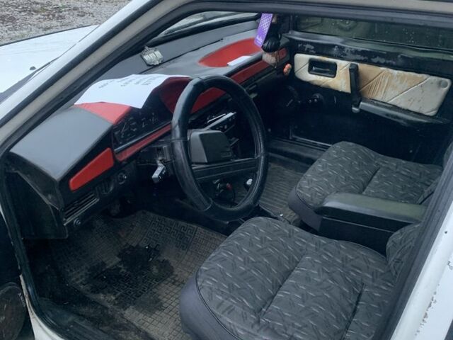Белый ВАЗ 2109, объемом двигателя 1.5 л и пробегом 10 тыс. км за 850 $, фото 4 на Automoto.ua