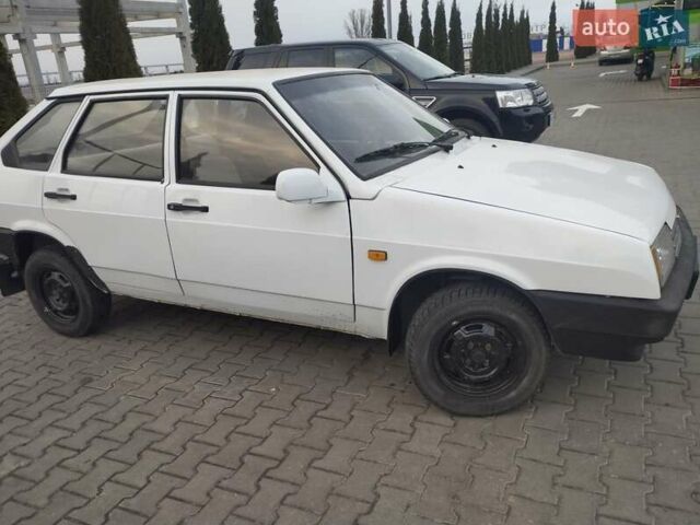 Белый ВАЗ 2109, объемом двигателя 1.5 л и пробегом 380 тыс. км за 1700 $, фото 3 на Automoto.ua