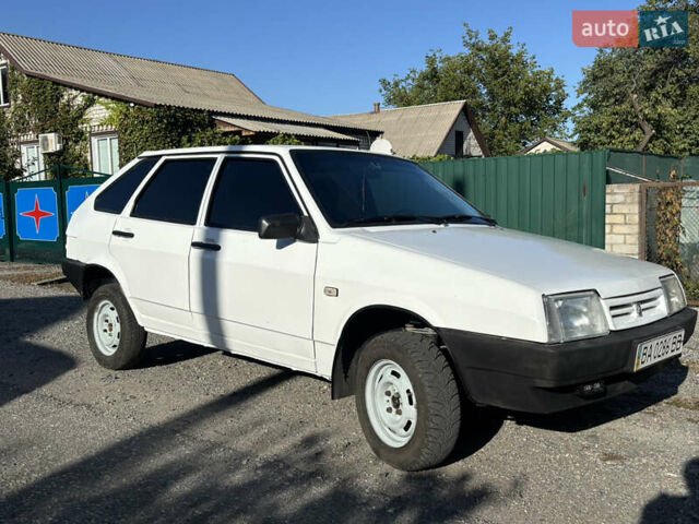 ВАЗ 2109 1990 в Кропивницком (Кировограде) на Automoto.ua Белый ВАЗ 2109, объемом двигателя 1.5 л и пробегом 130 тыс. км за 2000 $, фото 3 на Automoto.ua