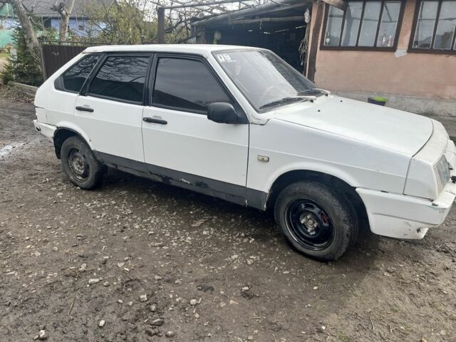 Белый ВАЗ 2109, объемом двигателя 1.5 л и пробегом 100 тыс. км за 950 $, фото 2 на Automoto.ua