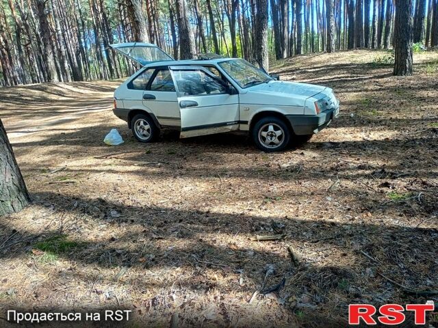 Белый ВАЗ 2109, объемом двигателя 1.1 л и пробегом 0 тыс. км за 950 $, фото 2 на Automoto.ua