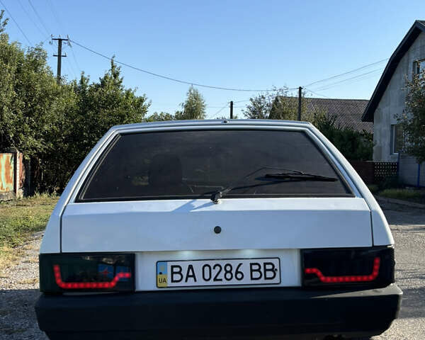 ВАЗ 2109 1990 в Кропивницком (Кировограде) на Automoto.ua Белый ВАЗ 2109, объемом двигателя 1.5 л и пробегом 130 тыс. км за 2000 $, фото 6 на Automoto.ua