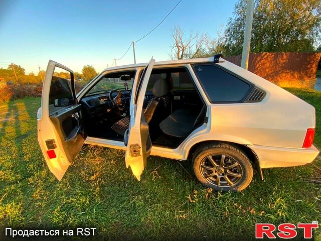 Белый ВАЗ 2109, объемом двигателя 1.5 л и пробегом 100 тыс. км за 1700 $, фото 6 на Automoto.ua