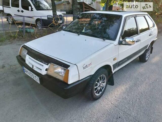 Белый ВАЗ 2109, объемом двигателя 1.5 л и пробегом 200 тыс. км за 950 $, фото 4 на Automoto.ua