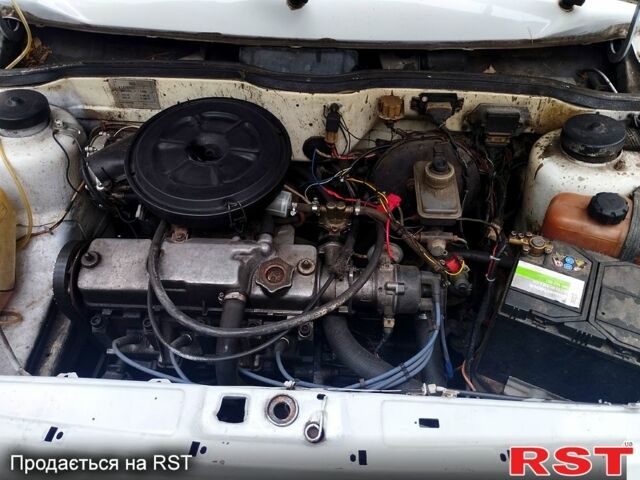 Белый ВАЗ 2109, объемом двигателя 1.5 л и пробегом 400 тыс. км за 1700 $, фото 3 на Automoto.ua