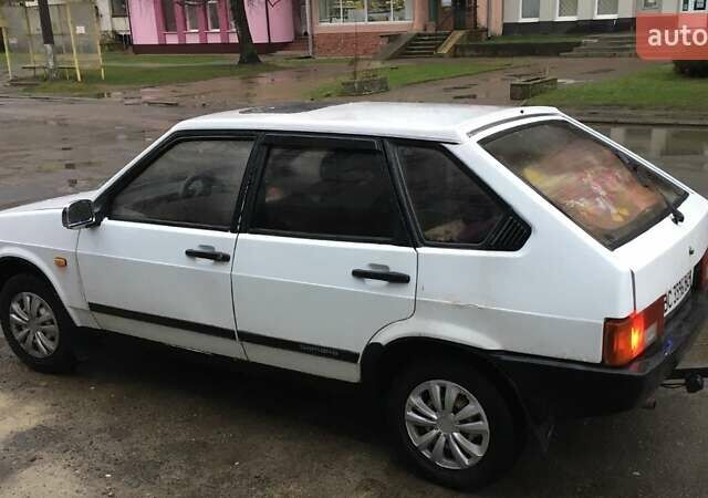 Белый ВАЗ 2109, объемом двигателя 1.5 л и пробегом 140 тыс. км за 990 $, фото 4 на Automoto.ua