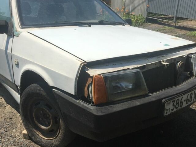 Белый ВАЗ 2109, объемом двигателя 1.6 л и пробегом 289 тыс. км за 400 $, фото 2 на Automoto.ua