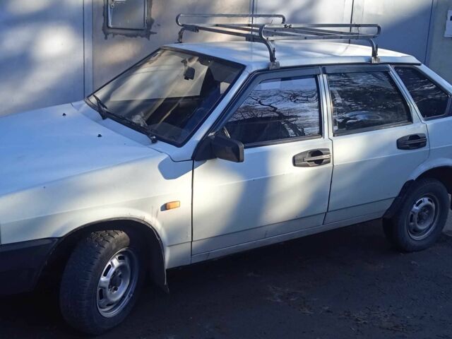 Белый ВАЗ 2109, объемом двигателя 1.3 л и пробегом 144 тыс. км за 950 $, фото 1 на Automoto.ua