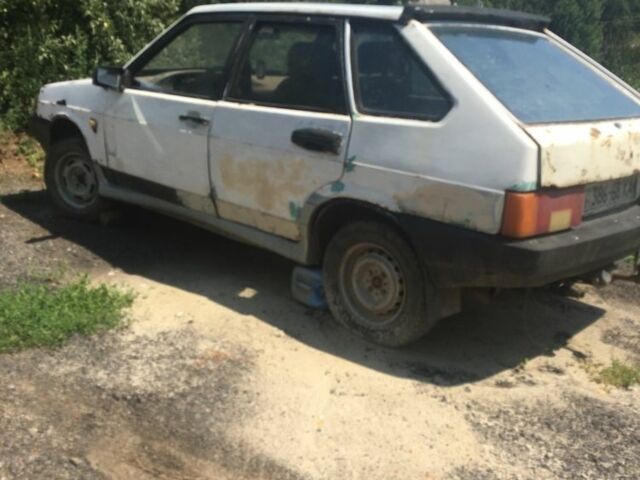 Белый ВАЗ 2109, объемом двигателя 1.6 л и пробегом 289 тыс. км за 400 $, фото 1 на Automoto.ua