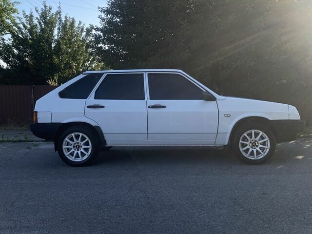 Белый ВАЗ 2109, объемом двигателя 1.3 л и пробегом 270 тыс. км за 2200 $, фото 2 на Automoto.ua