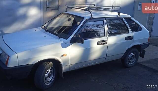 Белый ВАЗ 2109, объемом двигателя 1.3 л и пробегом 114 тыс. км за 950 $, фото 2 на Automoto.ua