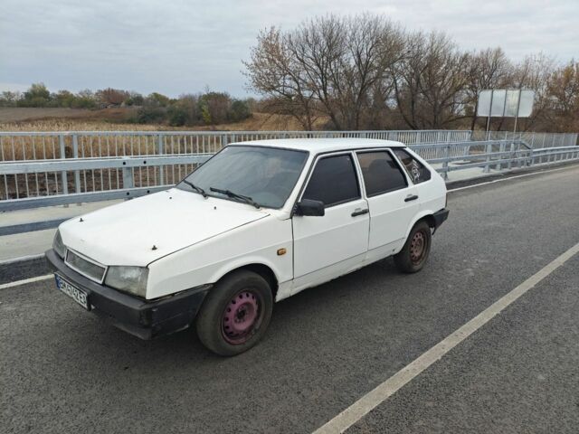 Белый ВАЗ 2109, объемом двигателя 1.5 л и пробегом 2 тыс. км за 672 $, фото 5 на Automoto.ua