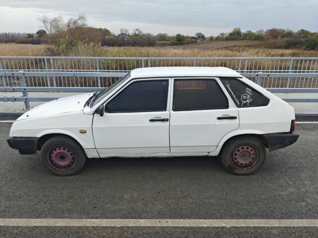 Белый ВАЗ 2109, объемом двигателя 1.5 л и пробегом 2 тыс. км за 672 $, фото 3 на Automoto.ua