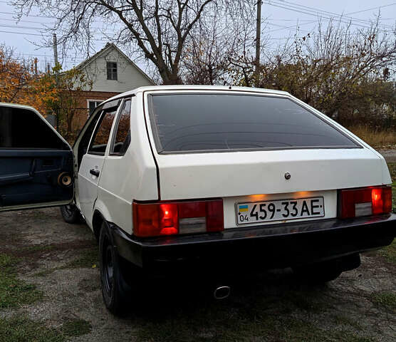 Белый ВАЗ 2109, объемом двигателя 1.6 л и пробегом 26 тыс. км за 900 $, фото 1 на Automoto.ua