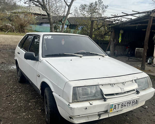 Белый ВАЗ 2109, объемом двигателя 0 л и пробегом 158 тыс. км за 950 $, фото 1 на Automoto.ua