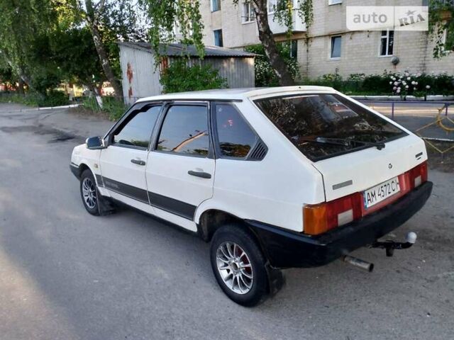 Белый ВАЗ 2109, объемом двигателя 1.5 л и пробегом 200 тыс. км за 950 $, фото 2 на Automoto.ua