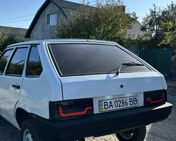 ВАЗ 2109 1990 в Кропивницком (Кировограде) на Automoto.ua Белый ВАЗ 2109, объемом двигателя 1.5 л и пробегом 130 тыс. км за 2000 $, фото 7 на Automoto.ua