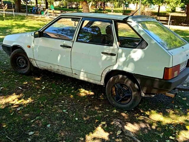 Белый ВАЗ 2109, объемом двигателя 1.5 л и пробегом 50 тыс. км за 600 $, фото 1 на Automoto.ua