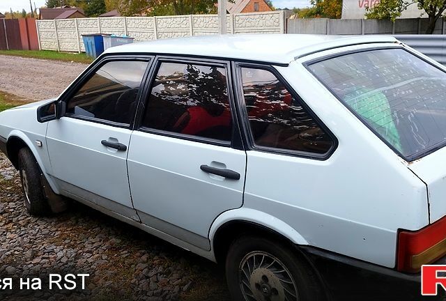 Білий ВАЗ 2109, об'ємом двигуна 1.5 л та пробігом 271 тис. км за 1100 $, фото 3 на Automoto.ua