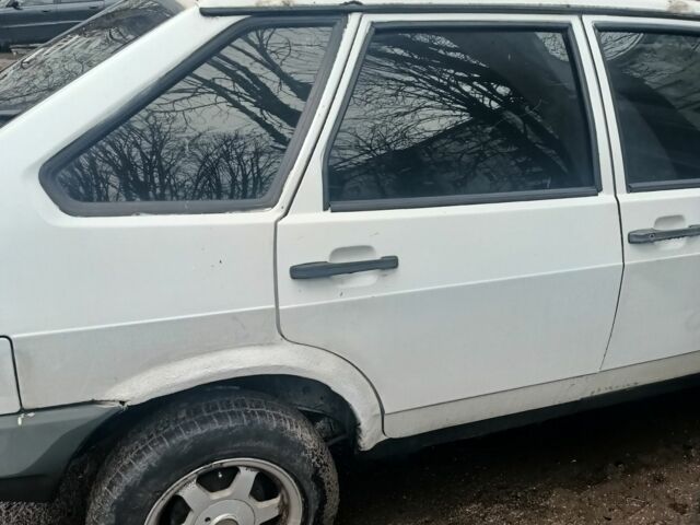 Белый ВАЗ 2109, объемом двигателя 1.5 л и пробегом 189 тыс. км за 897 $, фото 3 на Automoto.ua