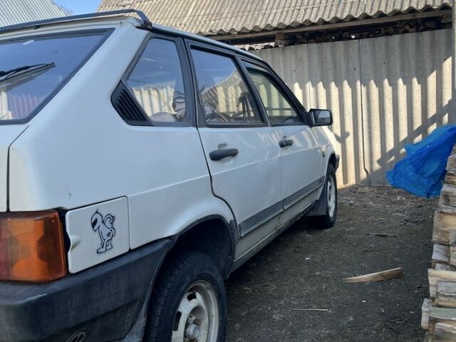 Білий ВАЗ 2109, об'ємом двигуна 11.3 л та пробігом 1000 тис. км за 903 $, фото 2 на Automoto.ua