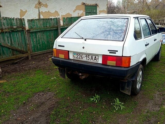 Белый ВАЗ 2109, объемом двигателя 15 л и пробегом 200 тыс. км за 1150 $, фото 4 на Automoto.ua