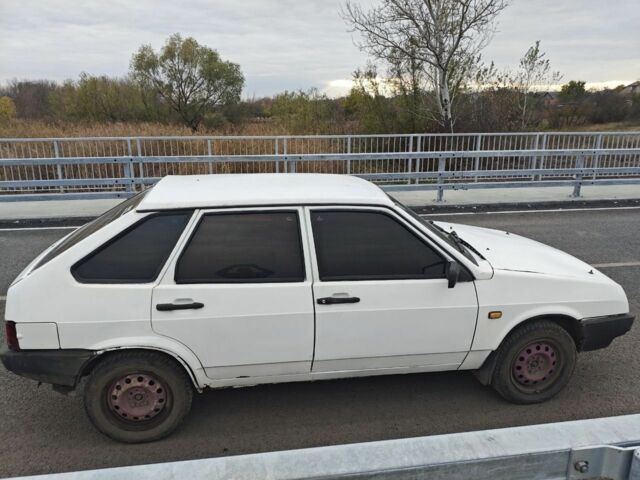 Белый ВАЗ 2109, объемом двигателя 1.5 л и пробегом 2 тыс. км за 672 $, фото 2 на Automoto.ua