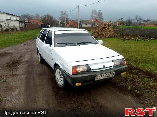 Белый ВАЗ 2109, объемом двигателя 1.1 л и пробегом 0 тыс. км за 1000 $, фото 1 на Automoto.ua