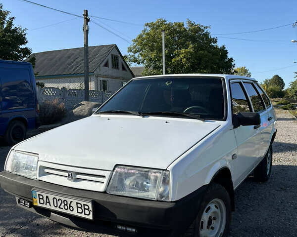 ВАЗ 2109 1990 в Кропивницком (Кировограде) на Automoto.ua Белый ВАЗ 2109, объемом двигателя 1.5 л и пробегом 130 тыс. км за 2000 $, фото 11 на Automoto.ua
