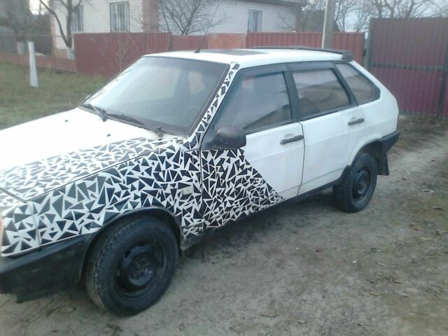 Белый ВАЗ 2109, объемом двигателя 1.5 л и пробегом 200 тыс. км за 500 $, фото 5 на Automoto.ua