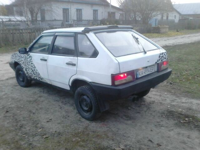 Белый ВАЗ 2109, объемом двигателя 1.5 л и пробегом 200 тыс. км за 500 $, фото 1 на Automoto.ua