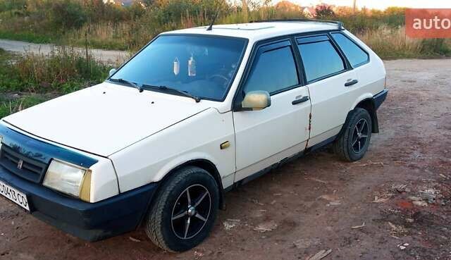 ВАЗ 2109 1991 у Львові на Automoto.ua Білий ВАЗ 2109, об'ємом двигуна 1.3 л та пробігом 50 тис. км за 800 $, фото 2 на Automoto.ua