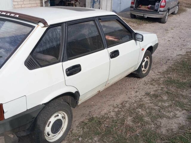 Белый ВАЗ 2109, объемом двигателя 0 л и пробегом 260 тыс. км за 846 $, фото 1 на Automoto.ua