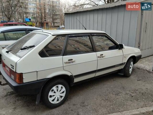 Белый ВАЗ 2109, объемом двигателя 0 л и пробегом 210 тыс. км за 2100 $, фото 3 на Automoto.ua